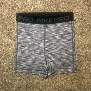 NWOT High Waisted Nike Pro’s